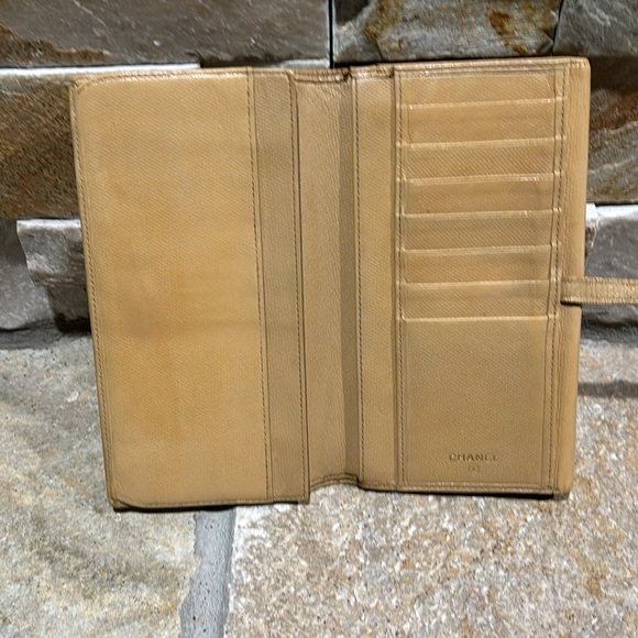 Chanel Long Wallet in a dark vanilla color - Picture 5 of 13